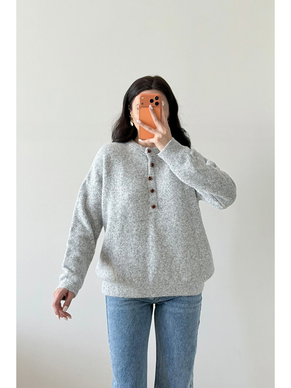 Kadın Gri Düğmeli Açık Yaka Kazak 1014-2464-1