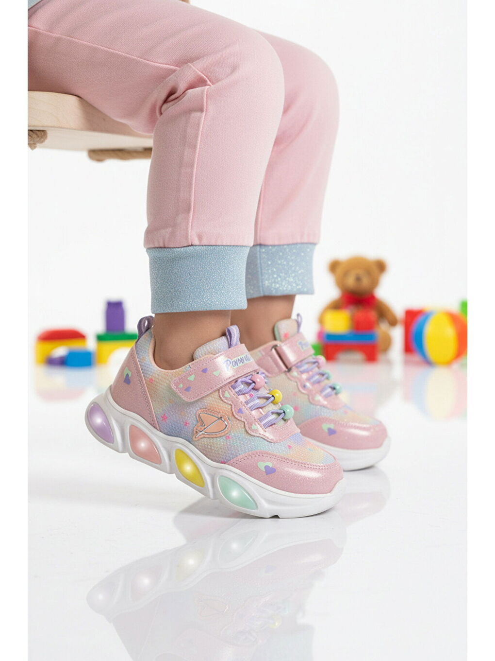 Pembe Cırtlı Işıklı Hafif Kız Çocuk Spor Ayakkabı 1998 P-2