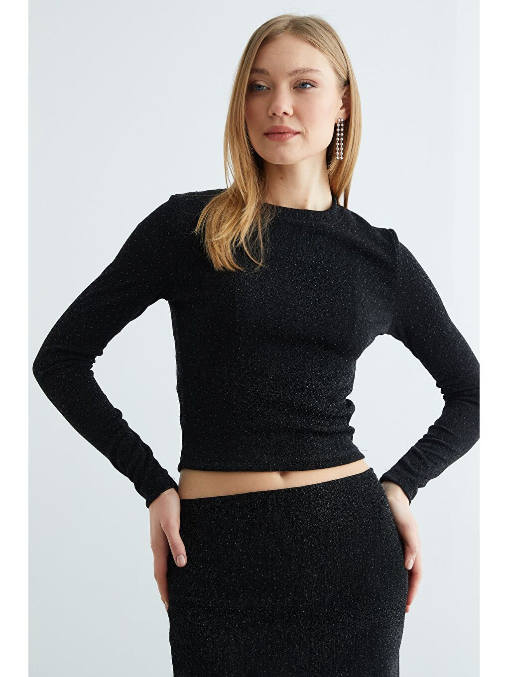 Siyah Taşlı Simli Bisiklet Yaka Bluz-3