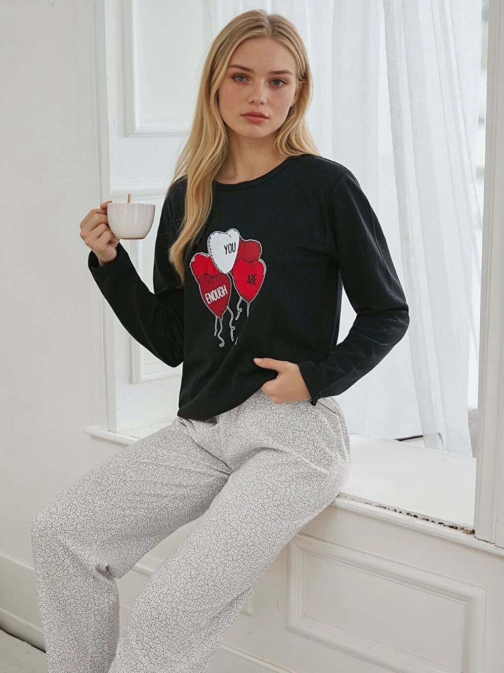 Siyah Kalp Balon Baskılı Şardonlu Kadın Pijama Takımı-1