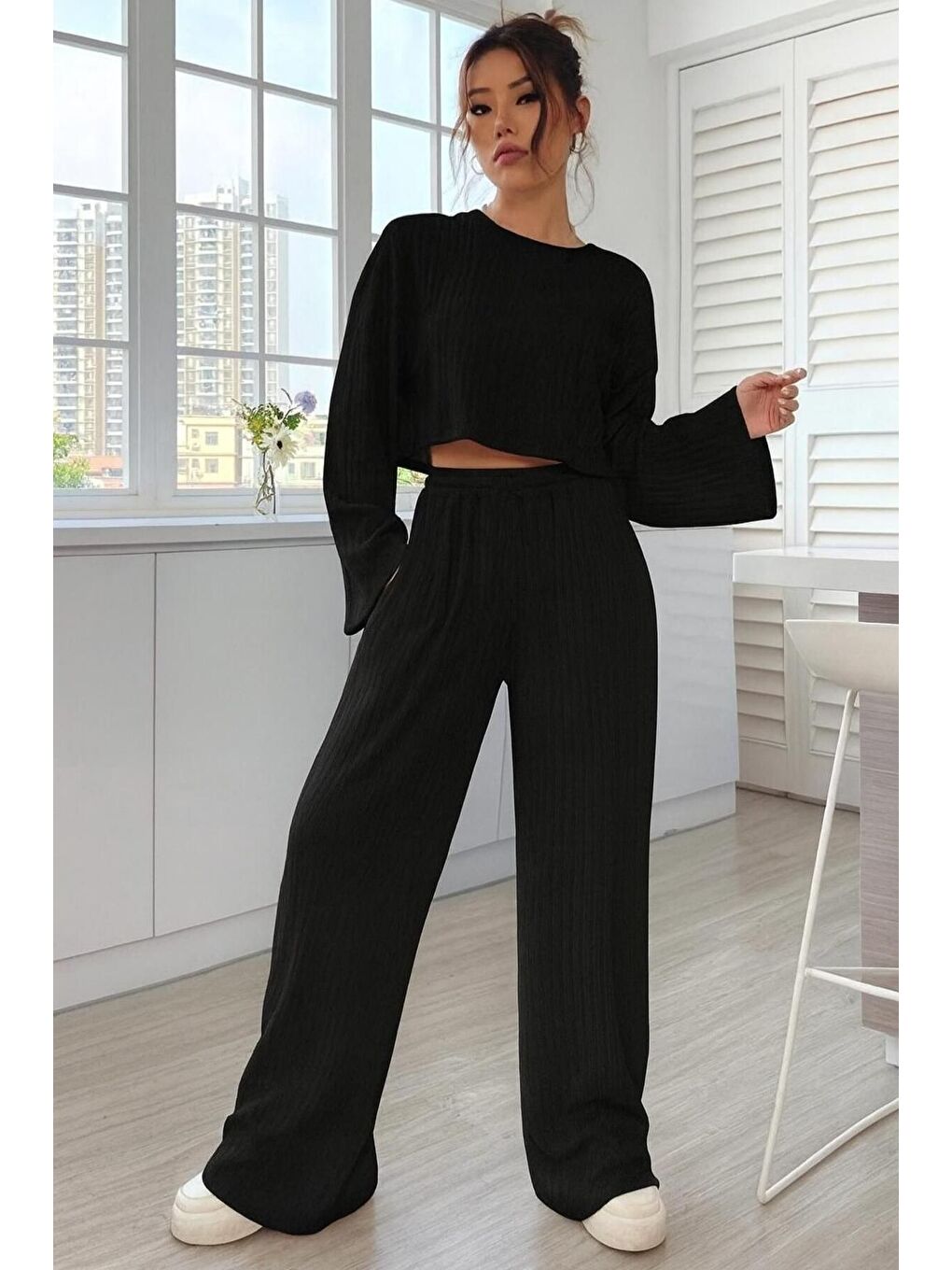 Kadın Siyah Fitilli Örme Kumaş Bisiklet Yakalı Crop Sweatshirt Bol Kesim Rahat Eşofman Takım