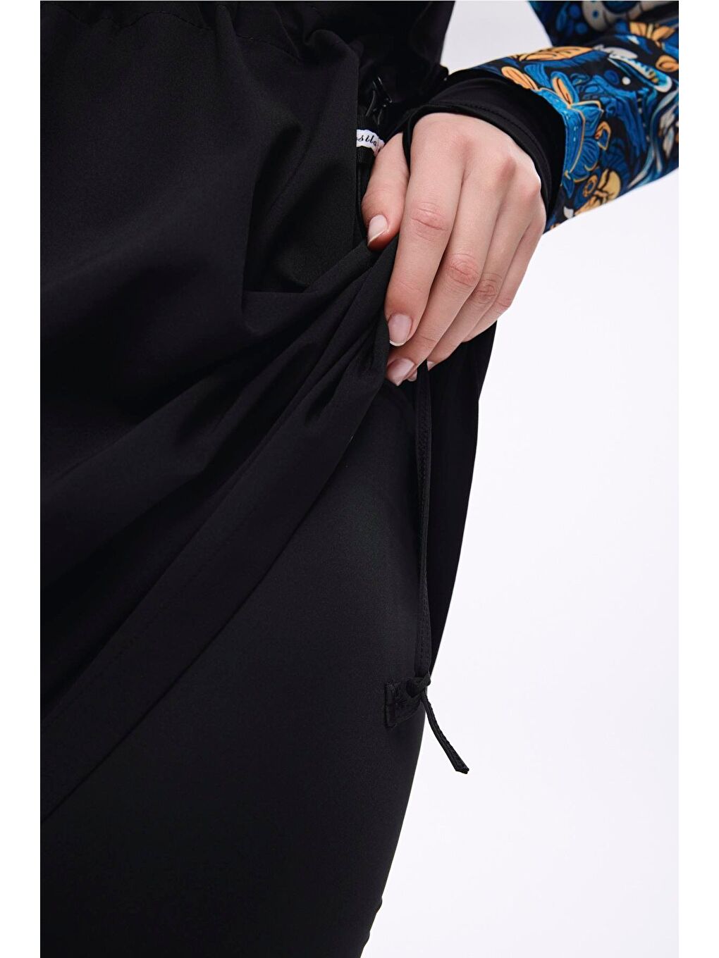 Kolları Floral Desenli Siyah 5 Parça Tam Tesettür Mayo Takımı 5015-5