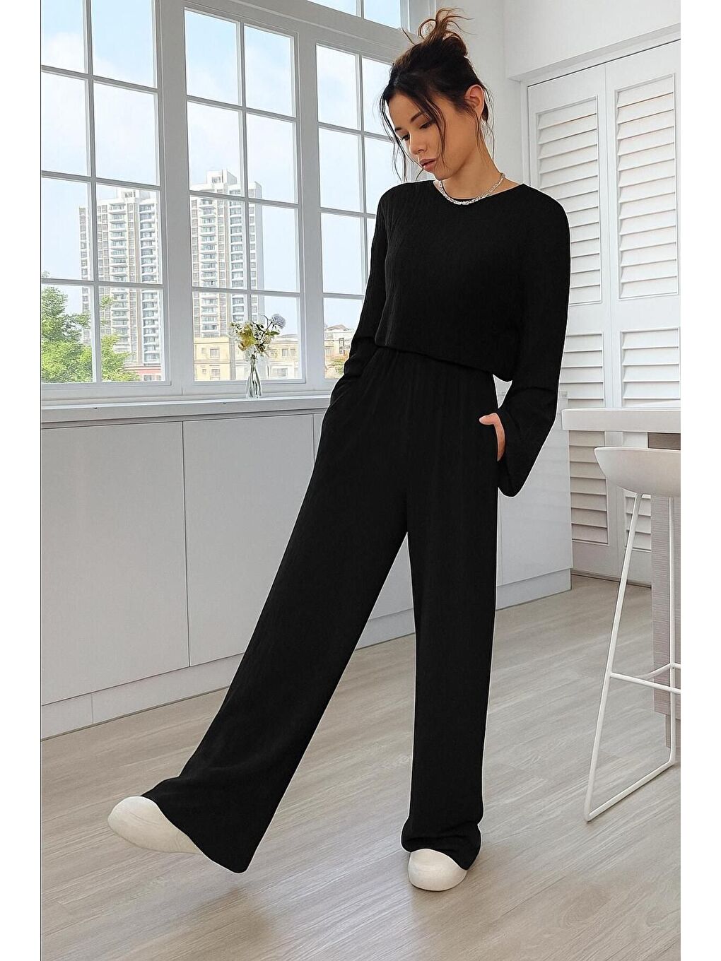 Kadın Siyah Fitilli Örme Kumaş Bisiklet Yakalı Crop Sweatshirt Bol Kesim Rahat Eşofman Takım-1