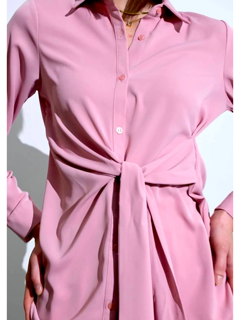Pembe İç Göstermeyen Uzun Önü Bağlamalı Kadın Gömleği-1