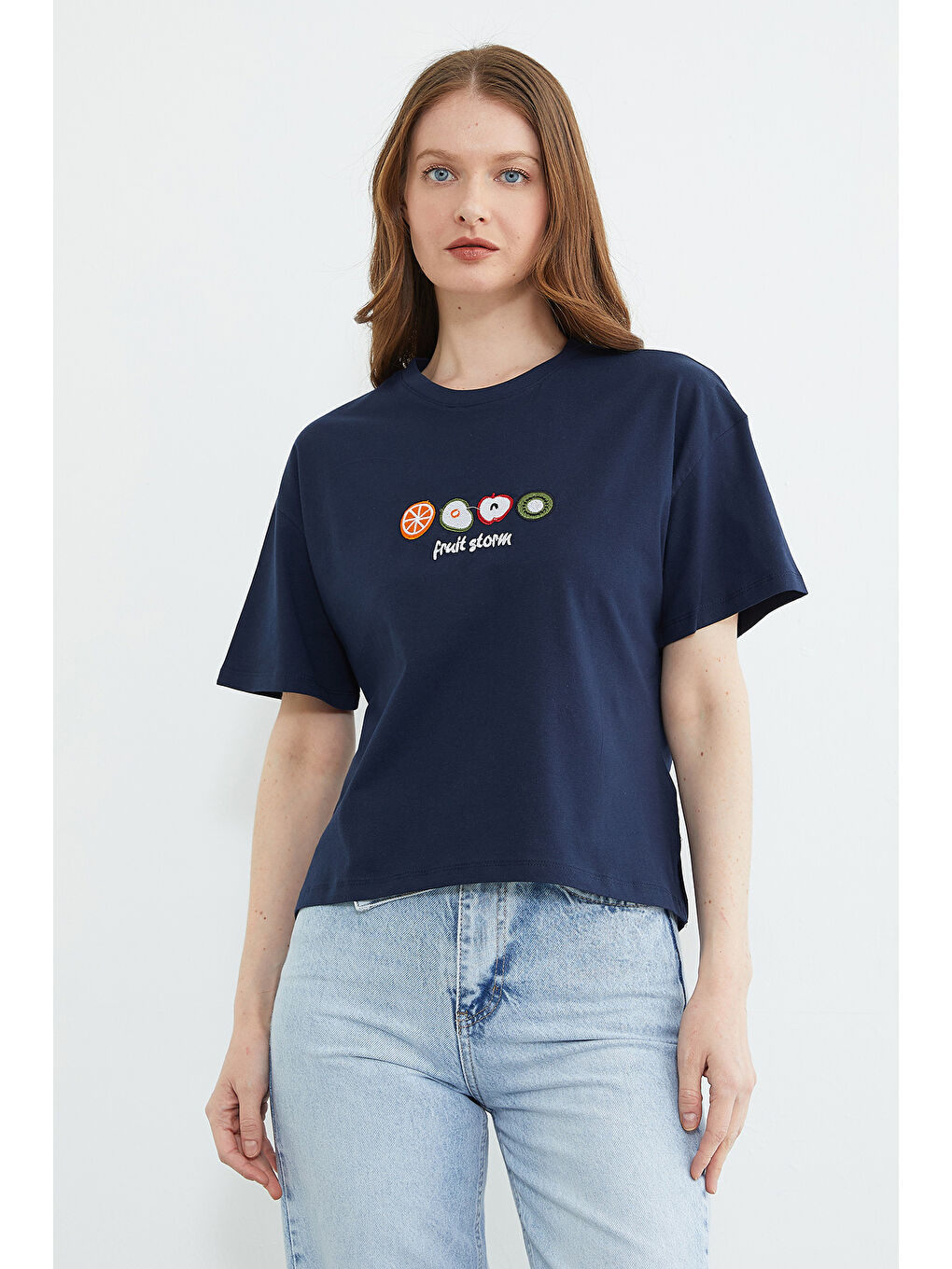 Lacivert Meyve Nakışlı Yırtmaçlı Oversize Tişört-1