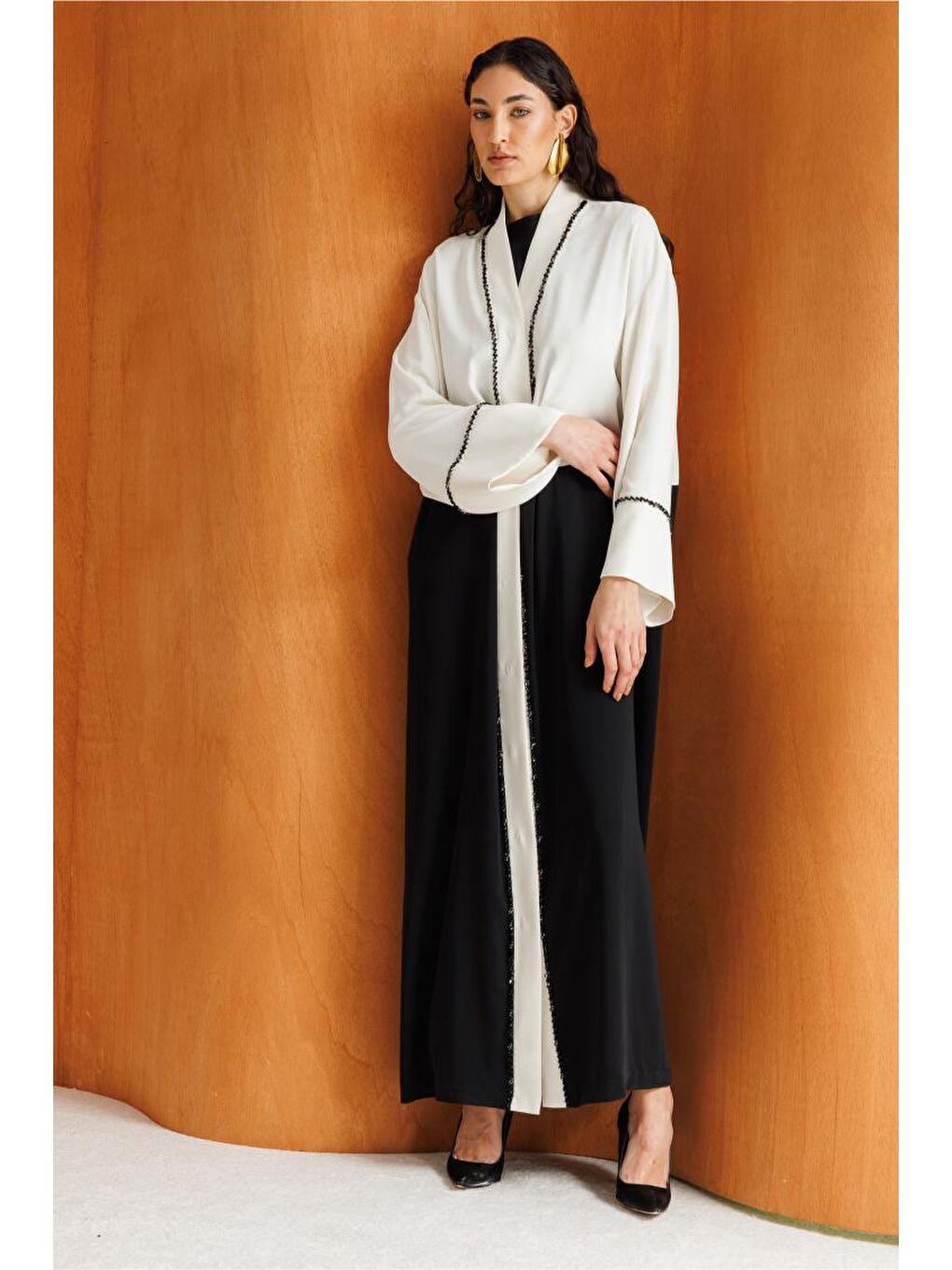 Beyaz/siyah Boncuk Nakışlı Siyah Beyaz Monokrom Abaya-2