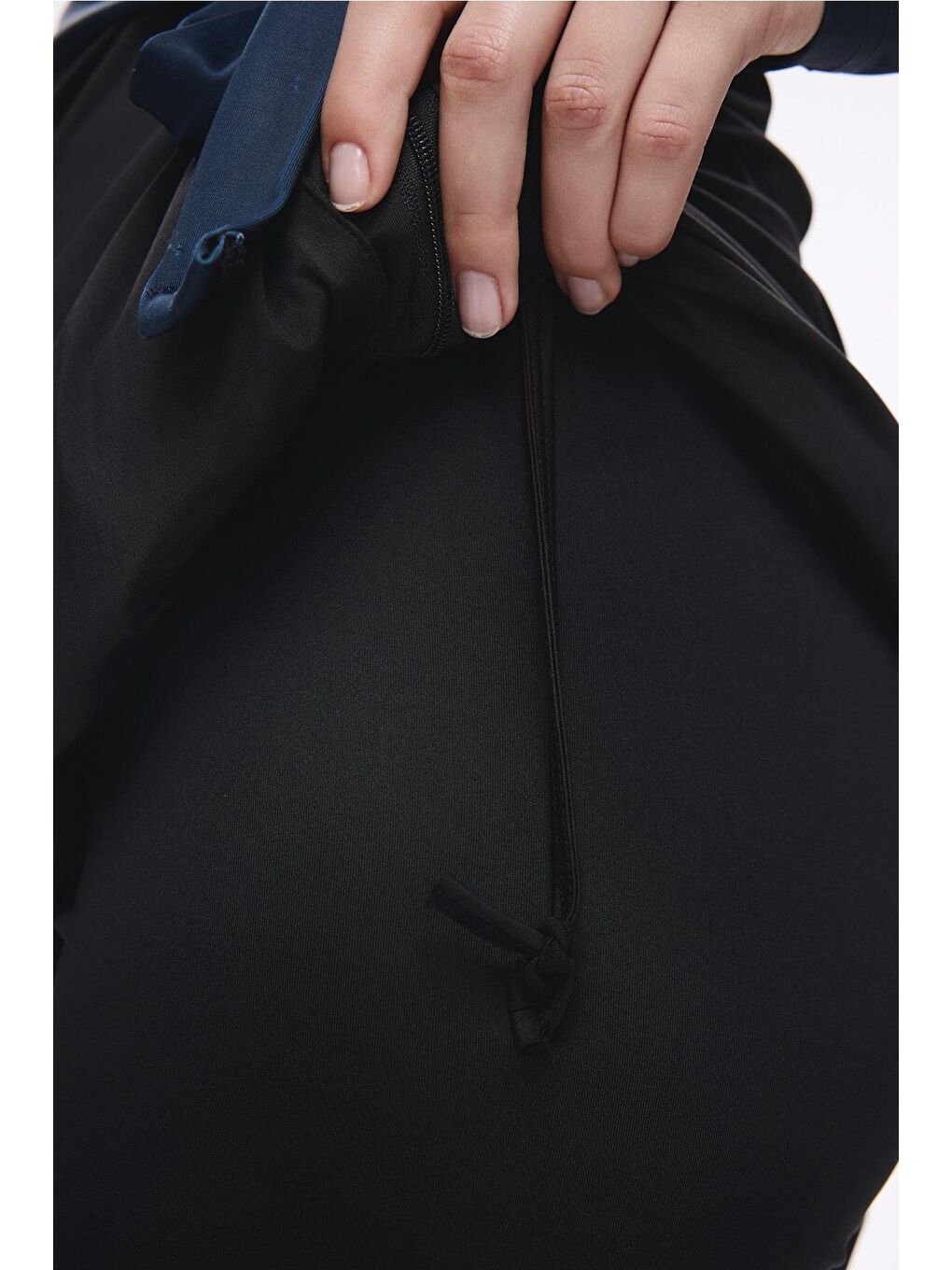 Kuşak Detaylı Siyah Lacivert Elastanlı 5 Parça Tam Tesettür Mayo Takımı 5007-4