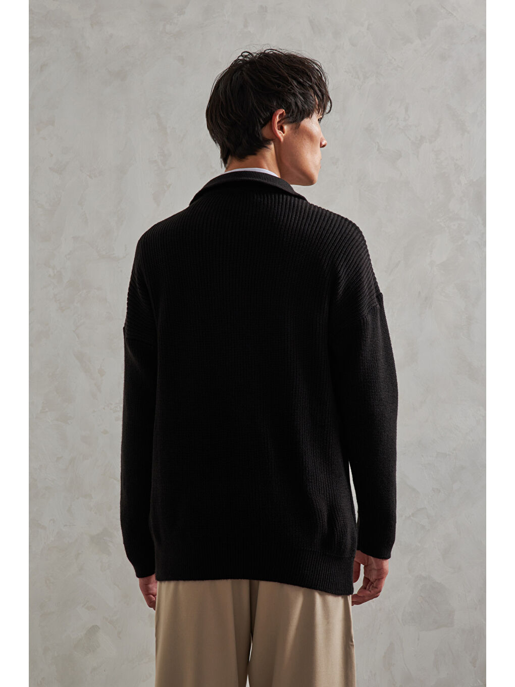 Siyah Erkek Yakası Fermuarlı Oversize Kazak-2