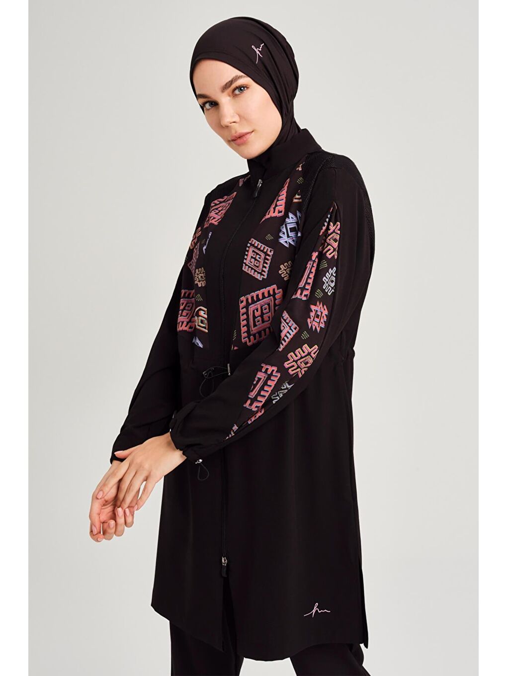 Anadolu Koleksiyonu Motif Desenli Siyah Esnek Dokuma 6 Parça Tam Tesettür Mayo Takımı 3076-5