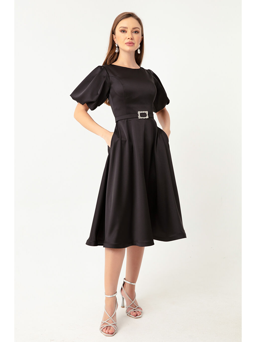 Kadın Siyah Balon Kollu Taşlı Kemerli Mini Saten Abiye Elbise