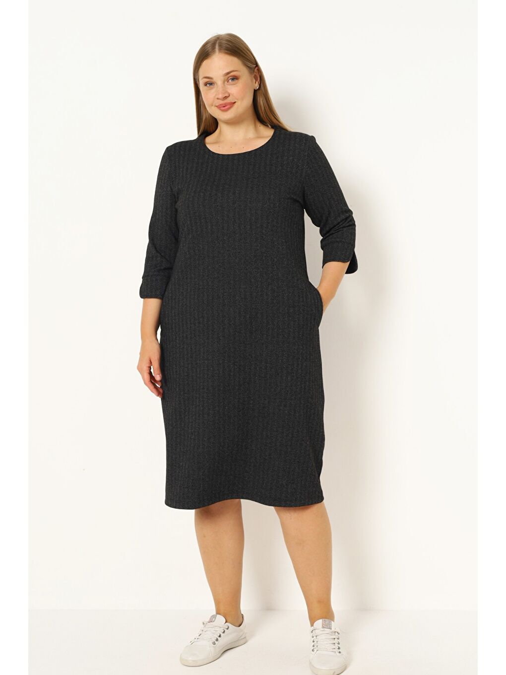 Kadın Büyük Beden Antrasit Jakarlı Cepli Truvakar Kollu Anvelop Elbise-1
