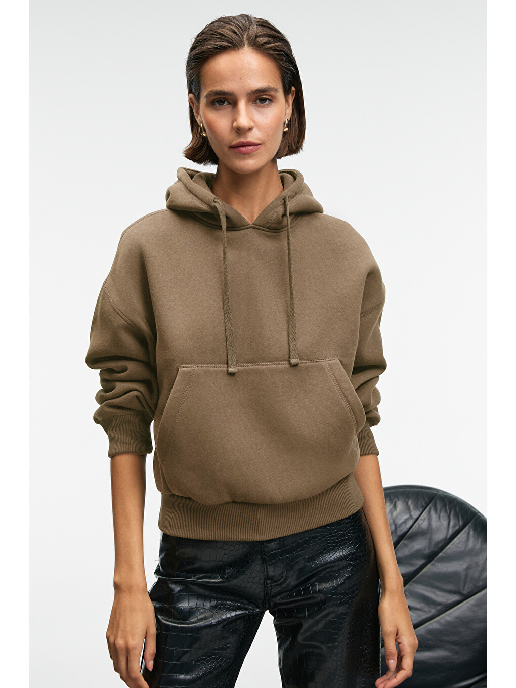 Bej Selene Kadın Kapüşonlu Kangru Cepli Regular Fit Vizon Sweatshirt-2
