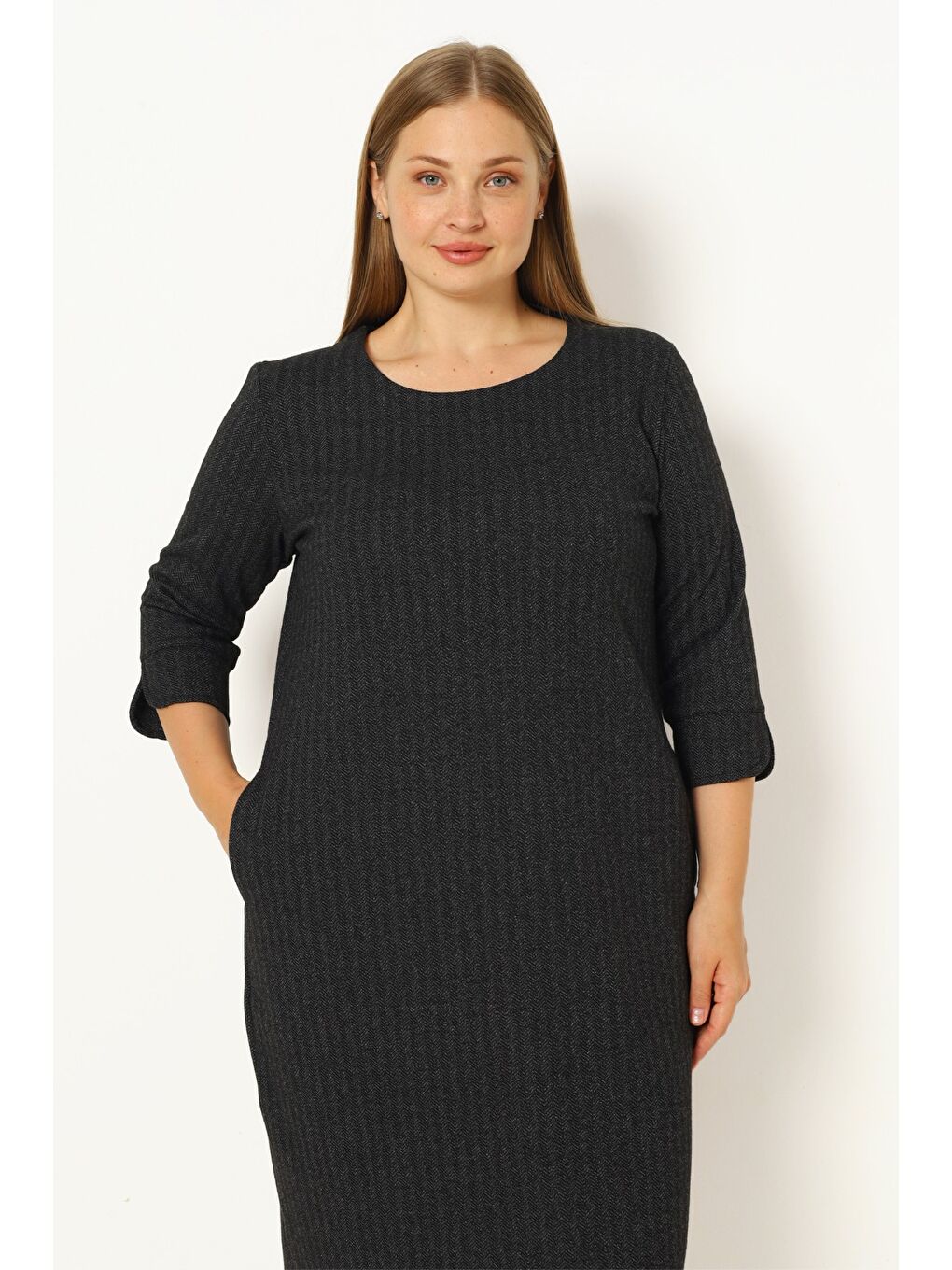 Kadın Büyük Beden Antrasit Jakarlı Cepli Truvakar Kollu Anvelop Elbise-2