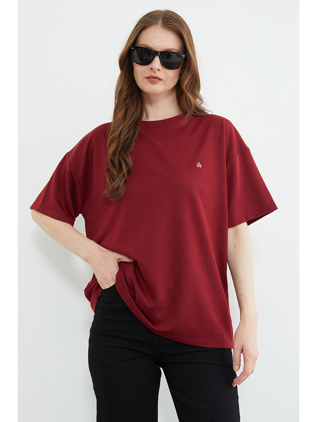 Bordo Metal Aksesuarlı Bisiklet Yaka Oversize Tişört