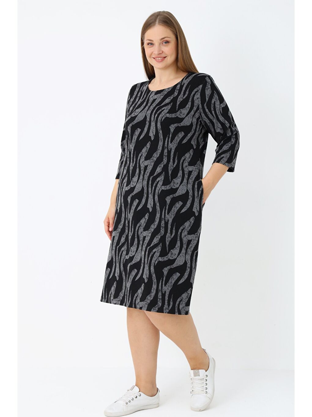 Siyah Kadın Büyük Beden Jakarlı Elastanlı Cepli Truvakar Kollu Anvelop Elbise-1