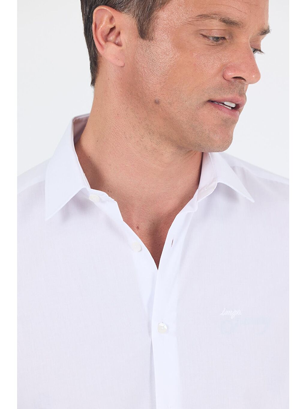 Beyaz Uzun Kol Düz Sert Yaka Cepsiz Pamuklu Basic Slim Fit Gömlek 1004250059_600-2