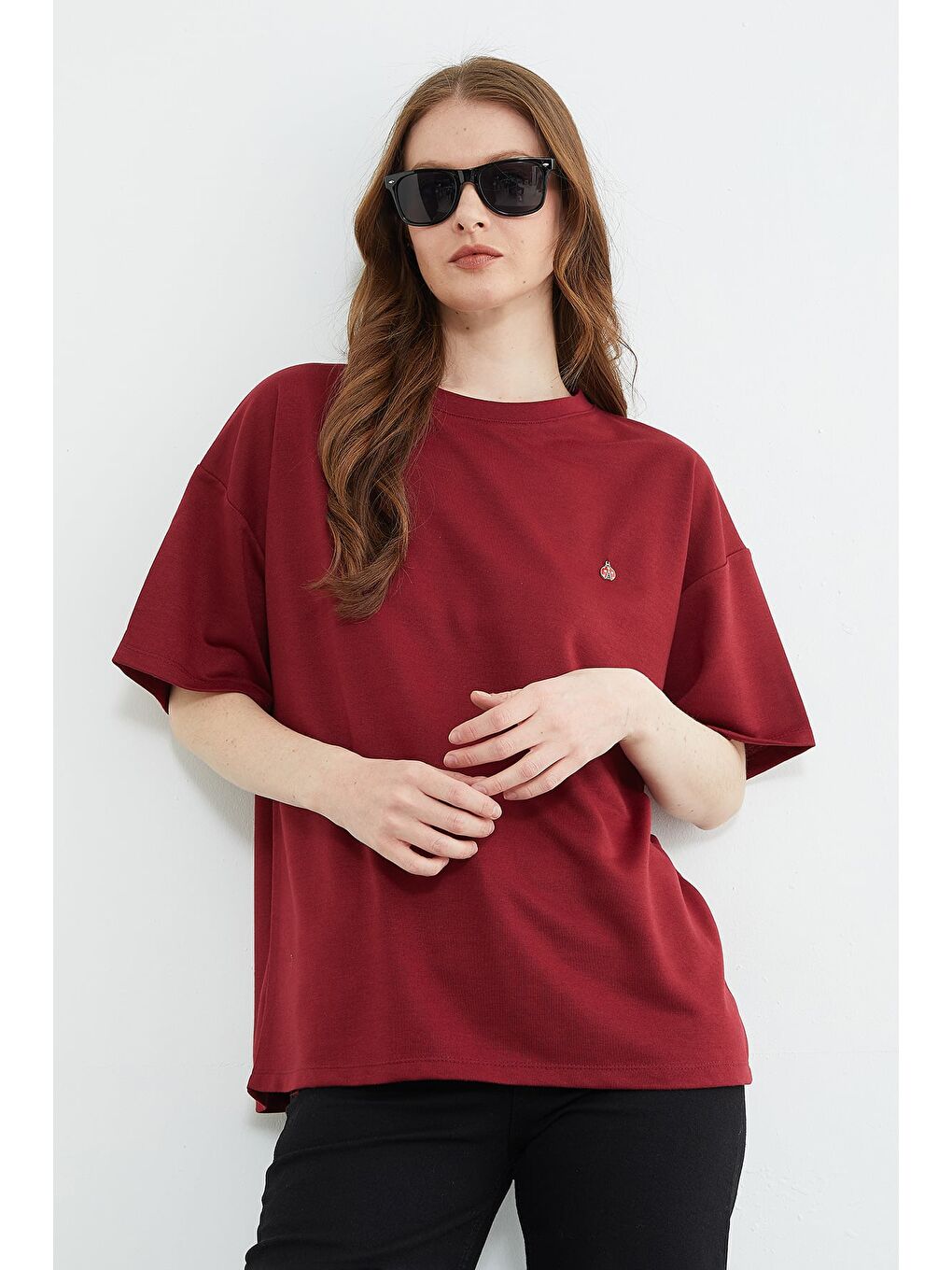 Bordo Metal Aksesuarlı Bisiklet Yaka Oversize Tişört-1