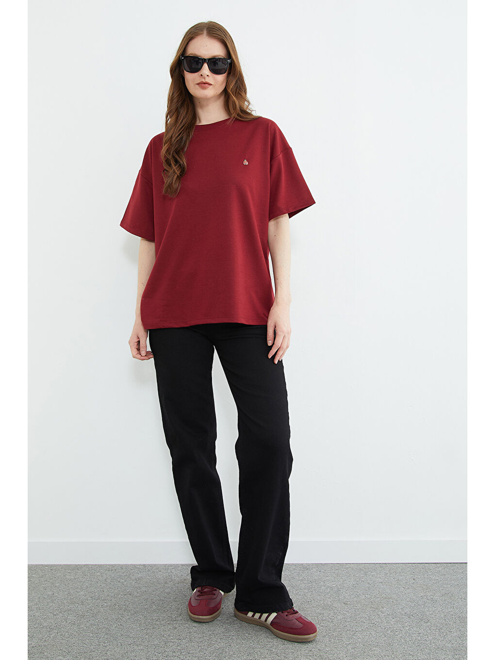 Bordo Metal Aksesuarlı Bisiklet Yaka Oversize Tişört-3