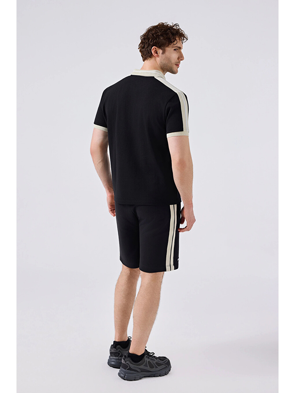 Siyah Pamuklu Regular Fit Normal Bel Short 6SM4007-BK-3