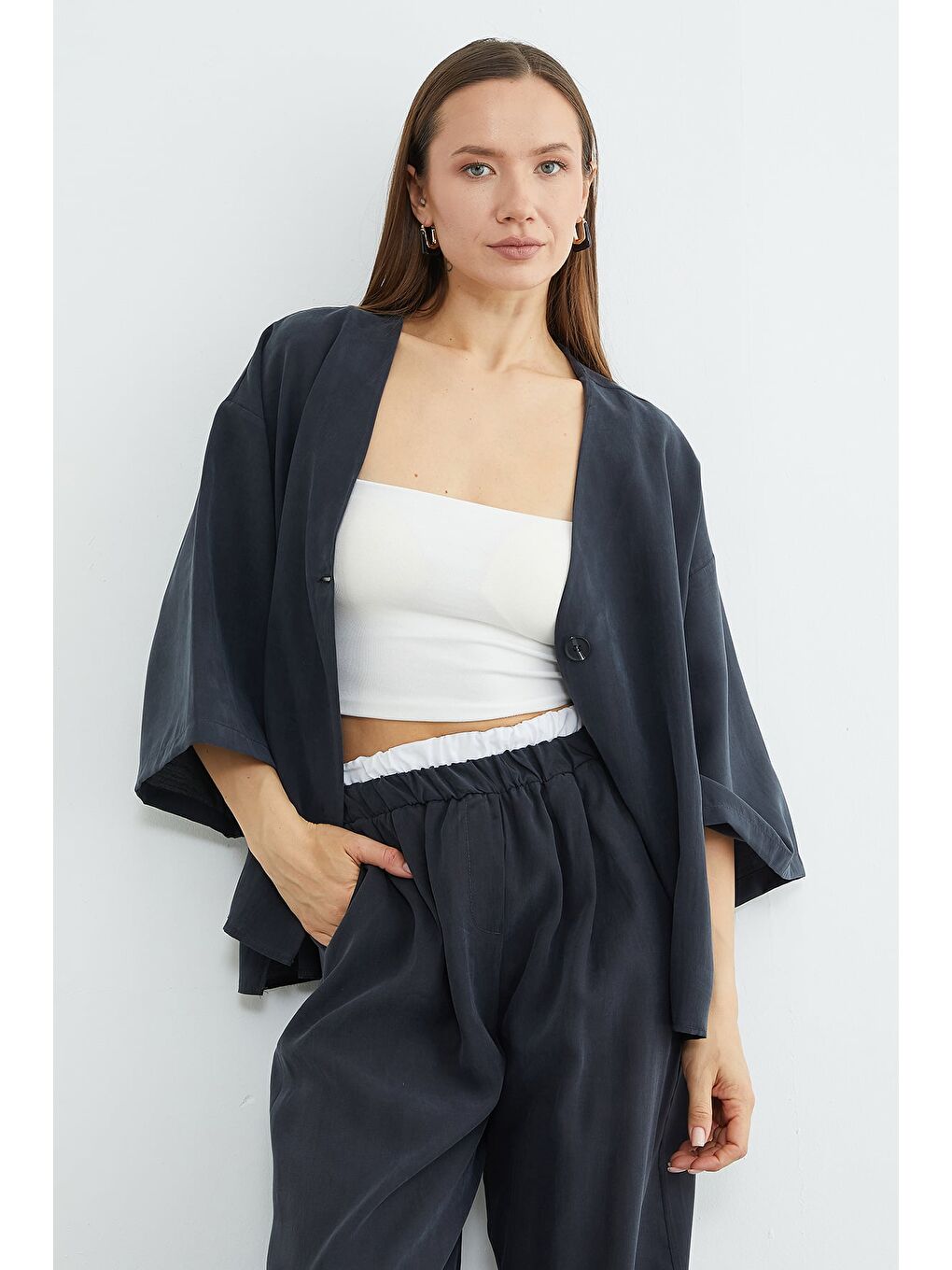 Siyah Tek Düğmeli Lyocell Kumaş Oversize Ceket-1