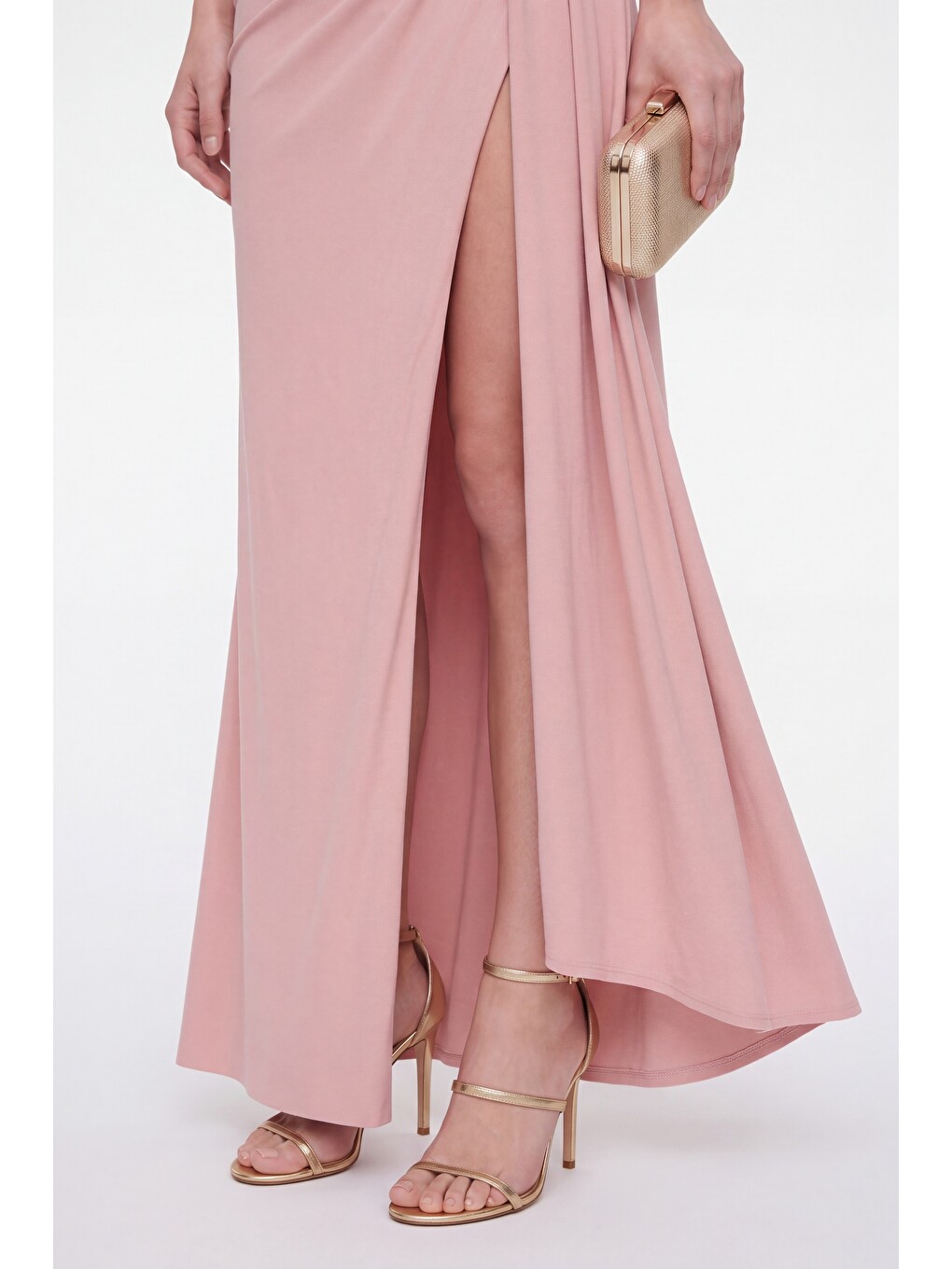 Pembe Kadın Pudra Halter Yaka Aksesuar Detay Uzun Abiye Elbise-1