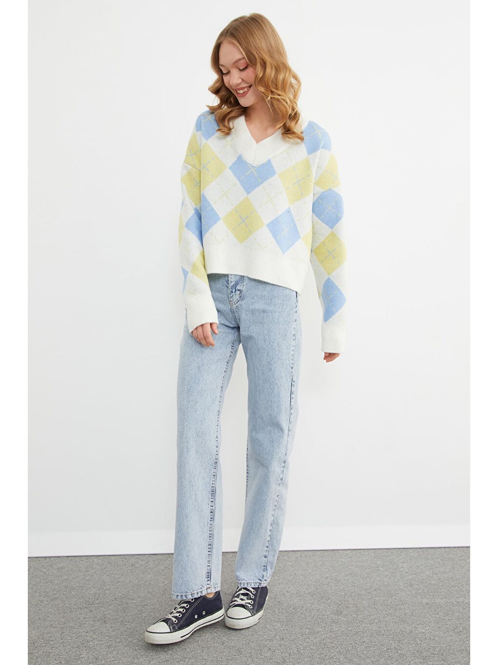 Ekru Baklava Desenli V Yaka Triko Kazak-3