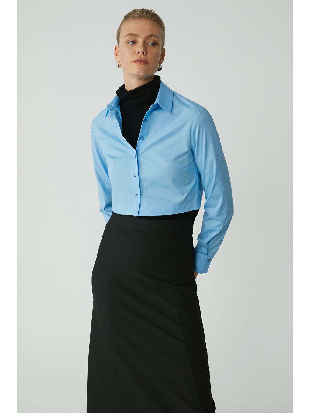 Sıntıa Kadın Slim Fit Dar Kalıp Vücuda Oturan Elastanlı Poplin Crop Mavi Gömlek-2