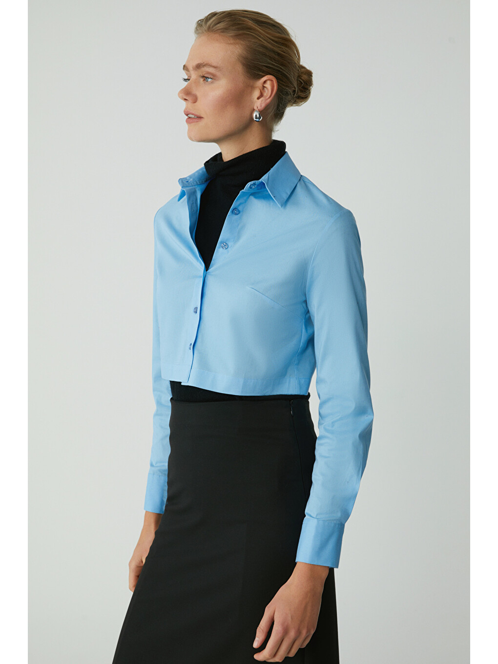 Sıntıa Kadın Slim Fit Dar Kalıp Vücuda Oturan Elastanlı Poplin Crop Mavi Gömlek-3