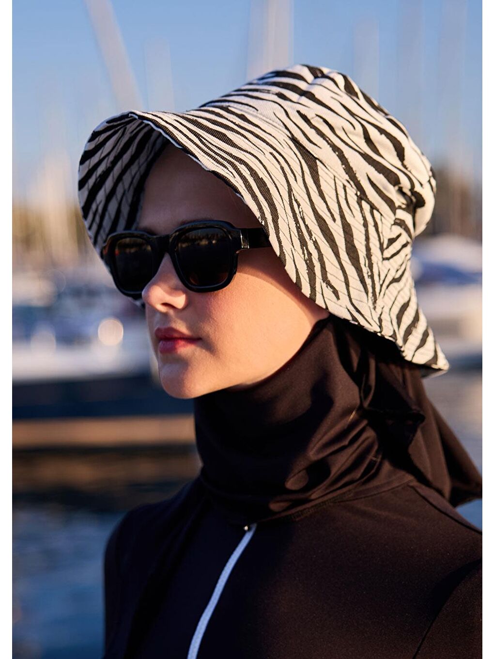 Siyah Zebra Kumaş Şapka