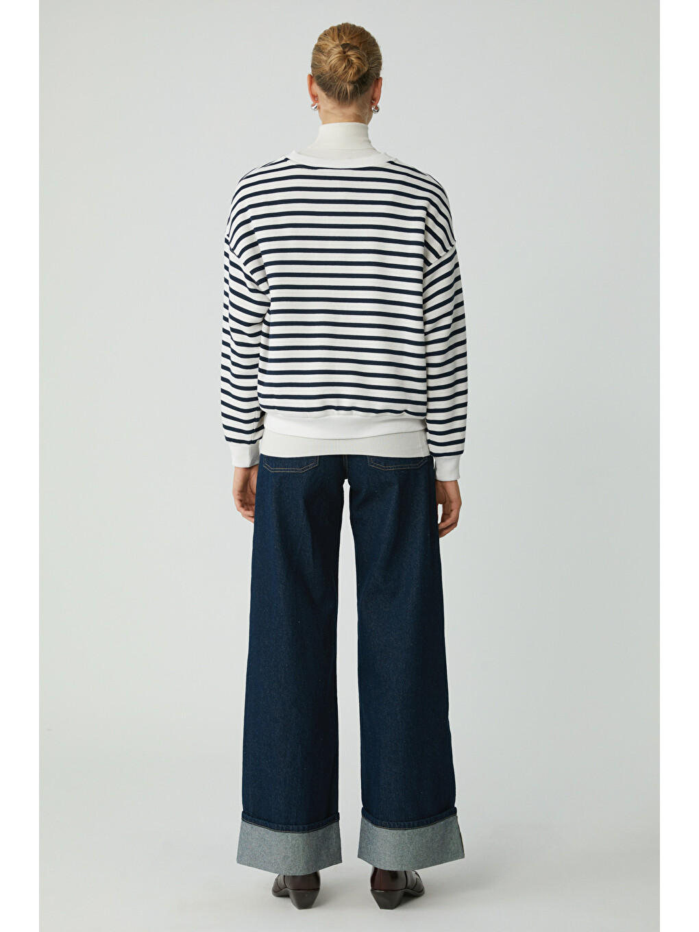 Sahra Kadın Pamuklu Içi Polarlı Yumuşacık Oversize Yuvarlak Yaka Basıc Lacivert-ekru Sweatshirt-6