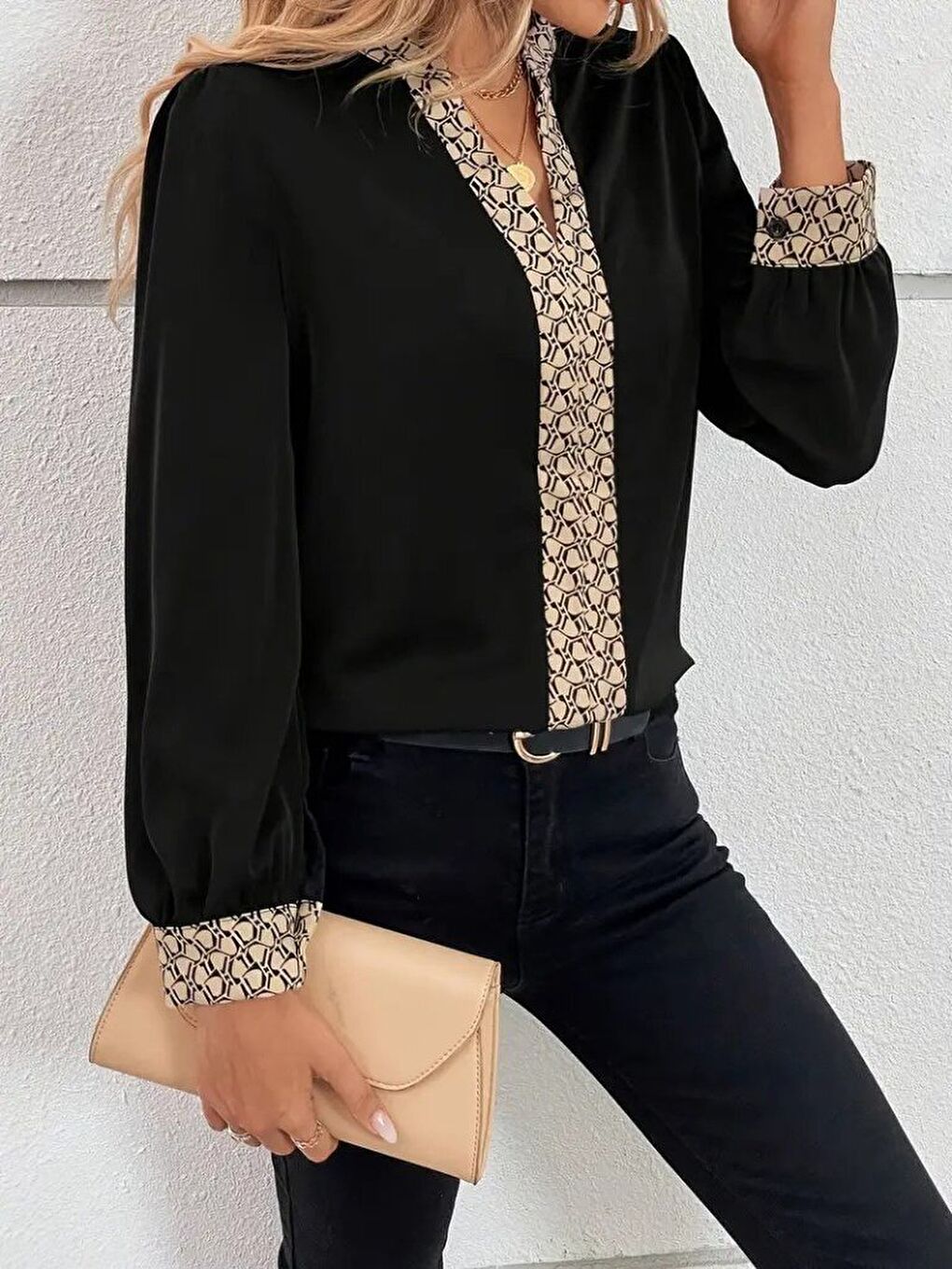 Siyah Kadın Uzun Kollu V Hakim Yakalı Desenli Ithal Krep Bluz-2