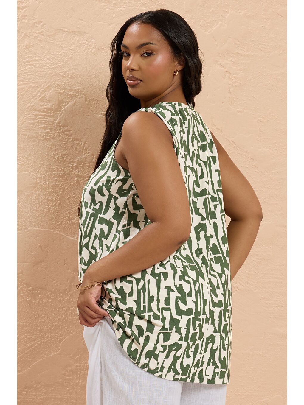 Haki Büyük Beden V Yaka Sıfır Kol Soyut Desenli T-shirt 322685-4