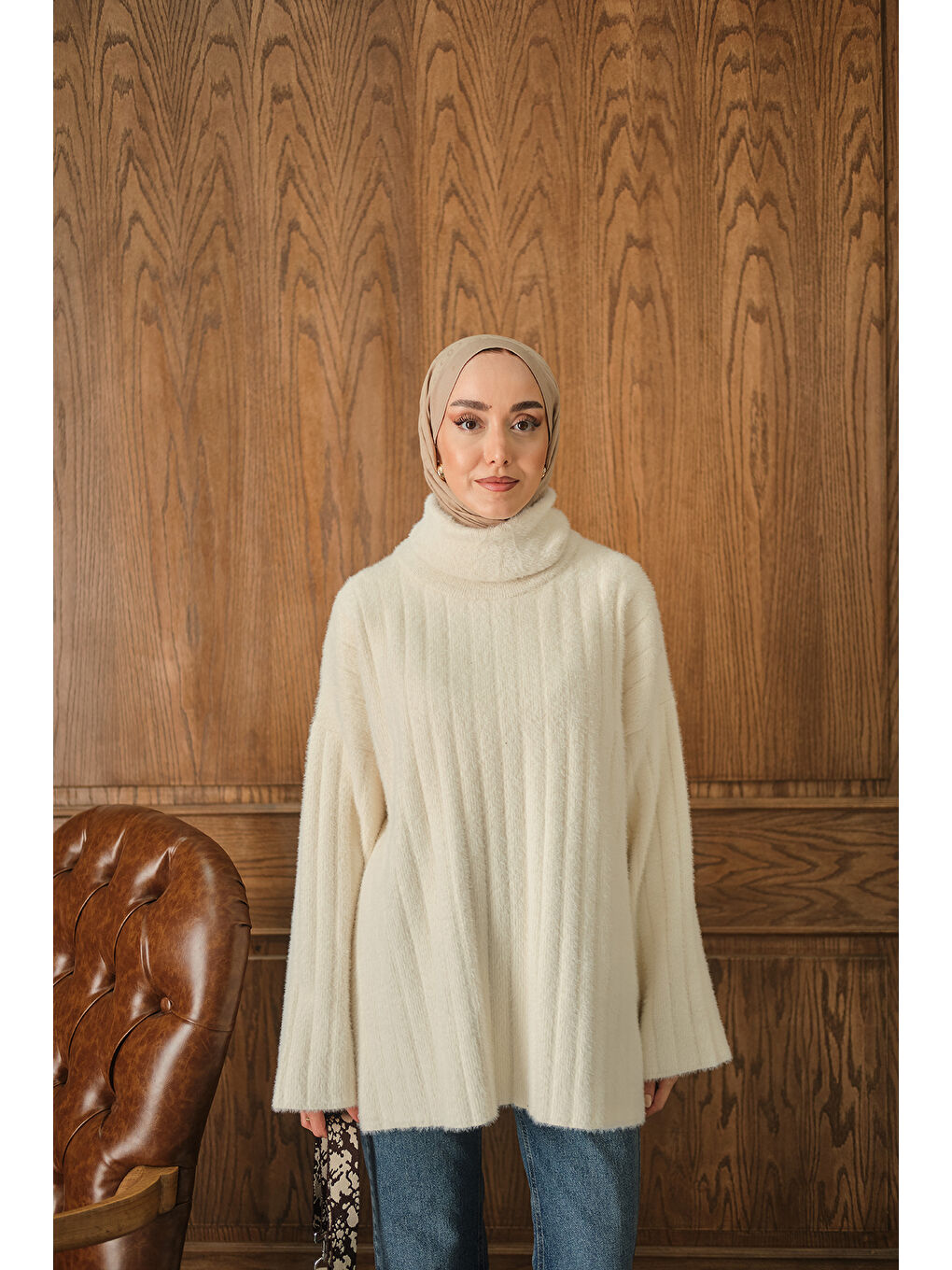 Kadın Boğazlı Pelüş Triko Kazak Ekru-2