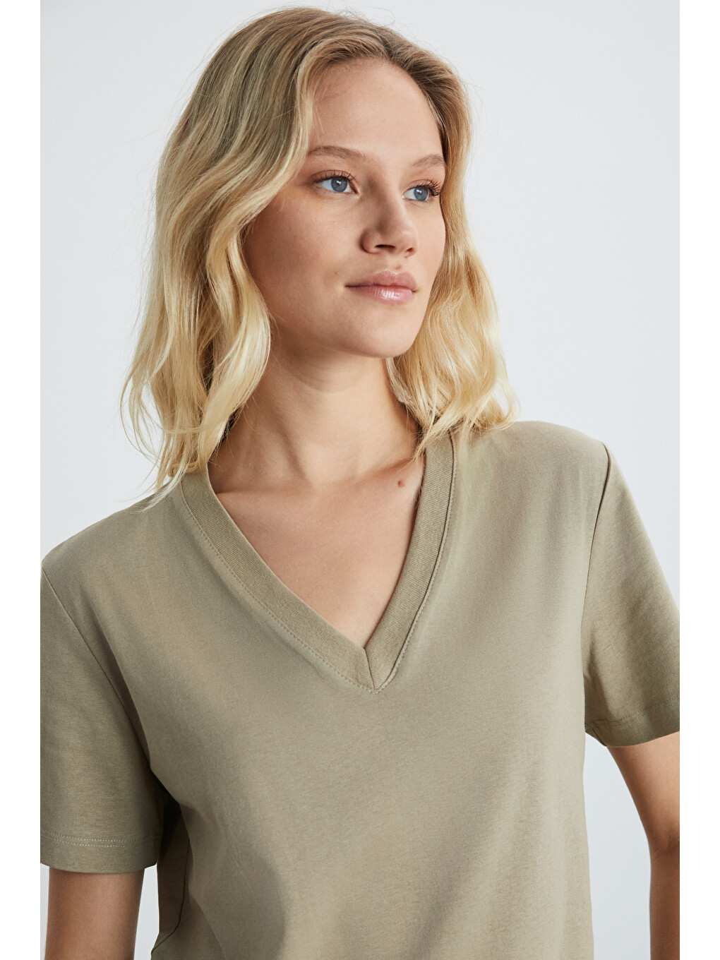Bej ALINE Kadın %100 organik Pamuk Derin V Yakalı Comfort Fit BEJ T-Shirt-3