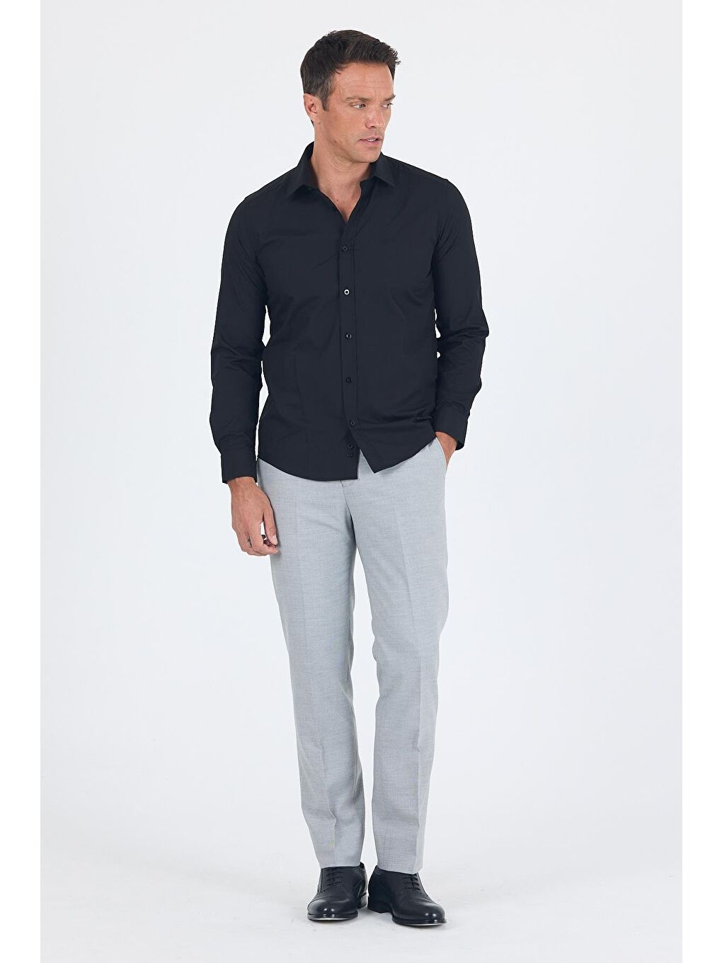 Siyah Uzun Kol Düz Bez Ayağı Sert Yaka Cepsiz Pamuklu Basic Slim Fit Gömlek 1004250057_001-1