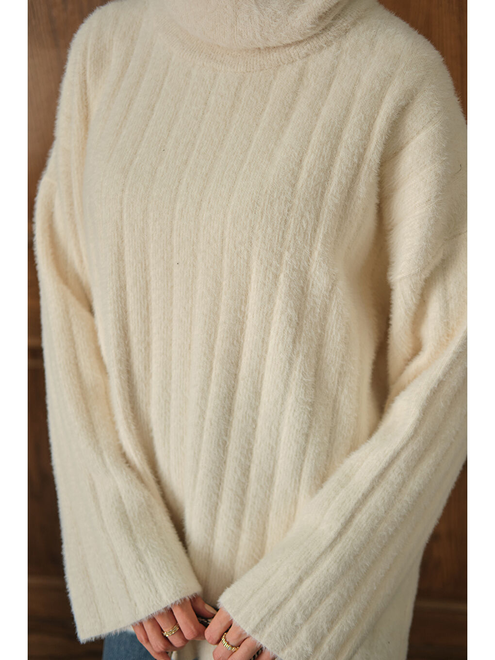 Kadın Boğazlı Pelüş Triko Kazak Ekru-4