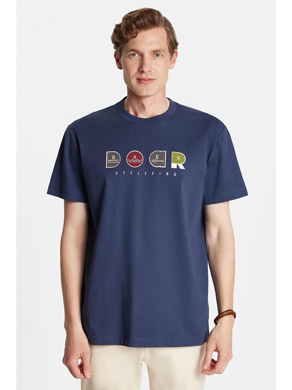 Relax Fit Rahat Kesim Pamuklu Ön Baskı Detaylı Bisiklet Yaka Lacivert Erkek Tişört