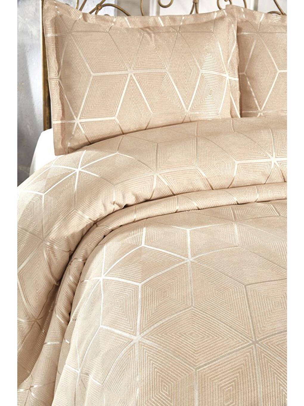 Verona 3 Parça Çift Kişilik Yatak Örtüsü Bej-1