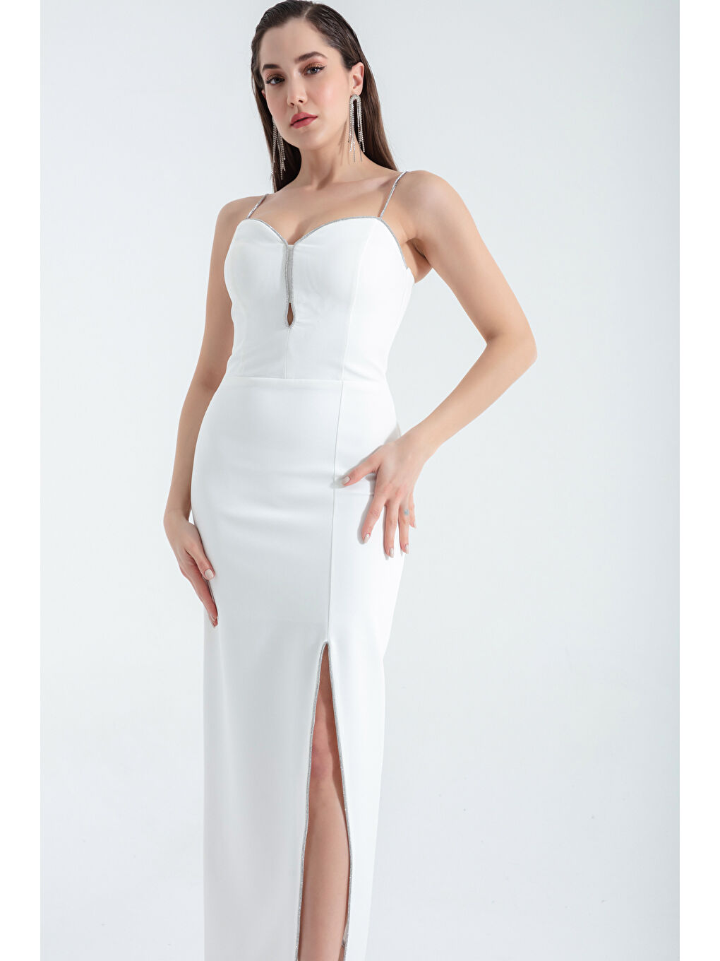 Kadın Beyaz Taş Askılı Yırtmaçlı Midi Abiye Elbise-1