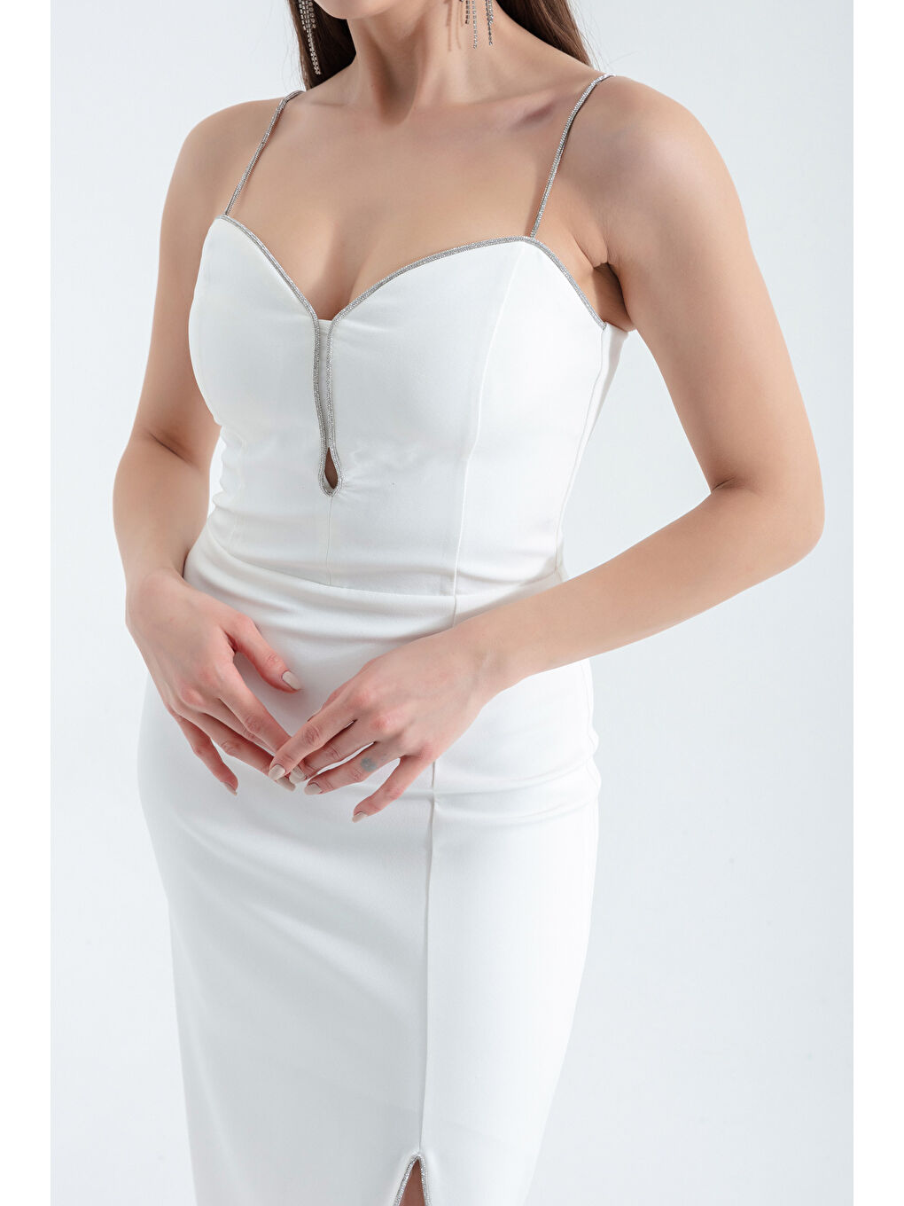 Kadın Beyaz Taş Askılı Yırtmaçlı Midi Abiye Elbise-2