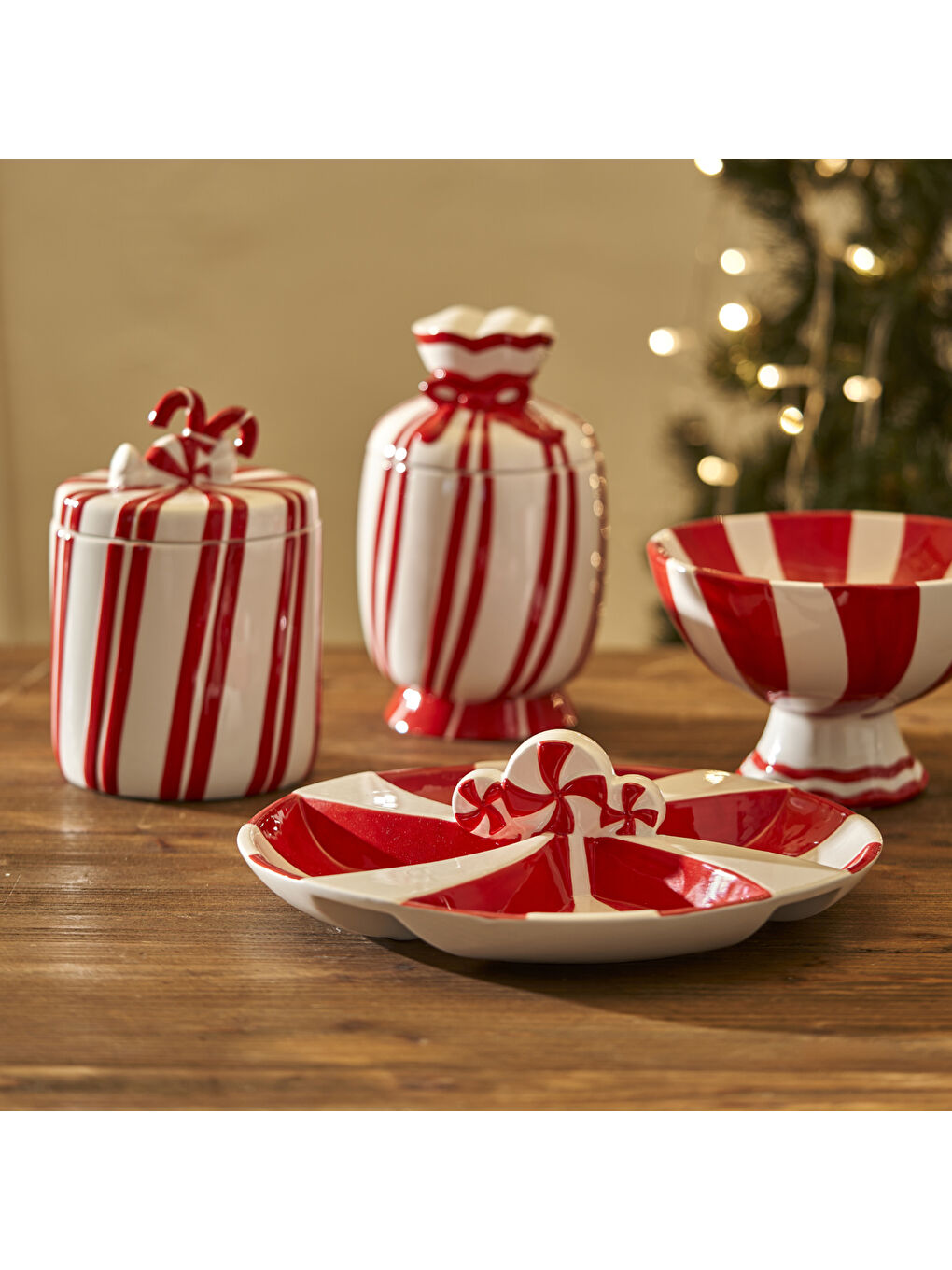 Merry Yılbaşı Seramik Sunum Tabağı Kırmızı (26,5 cm)-1