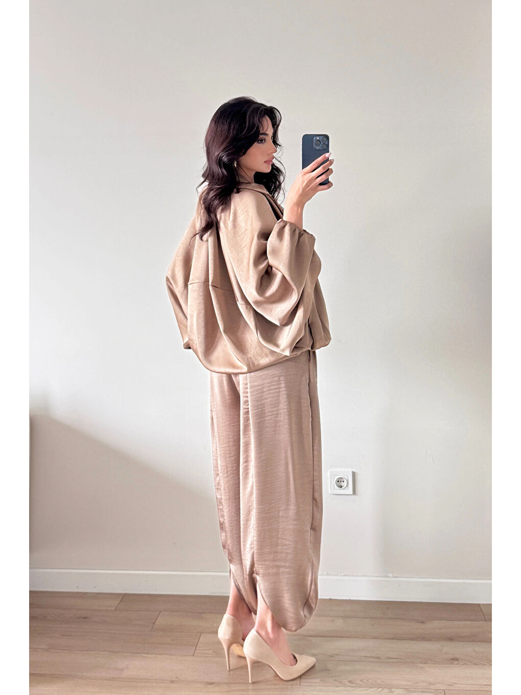 Bej Kadın Vizon Saten Bomber Ceket Pantolon Takım 1046-9584-3