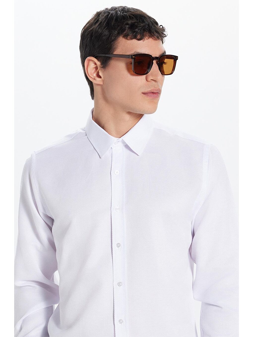 Erkek Modern Fit Dar Kesim Pamuklu Kolay Ütü Armürlü Beyaz Gömlek-1