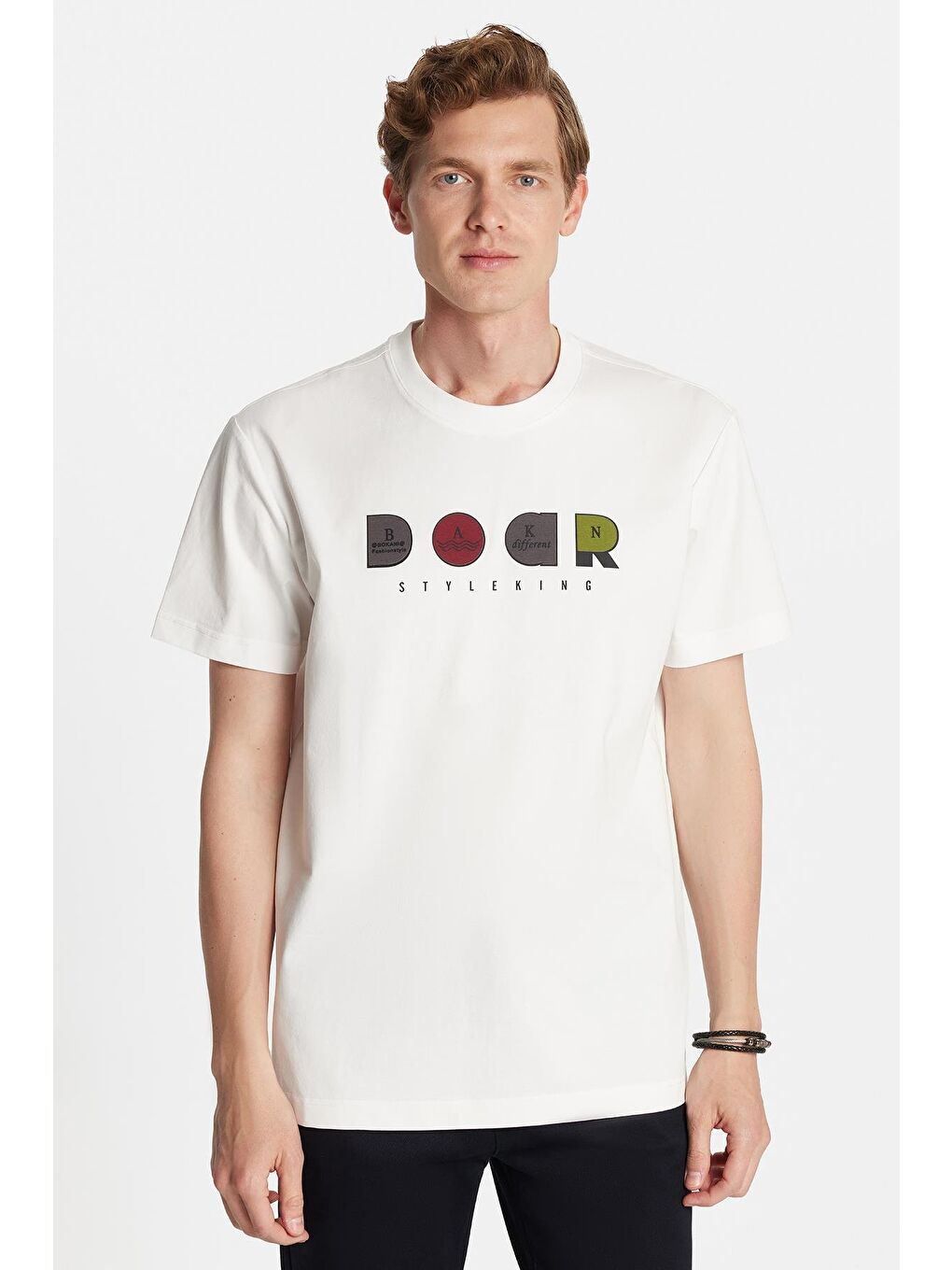 Relax Fit Rahat Kesim Pamuklu Ön Baskı Detaylı Bisiklet Yaka Ekru Erkek Tişört