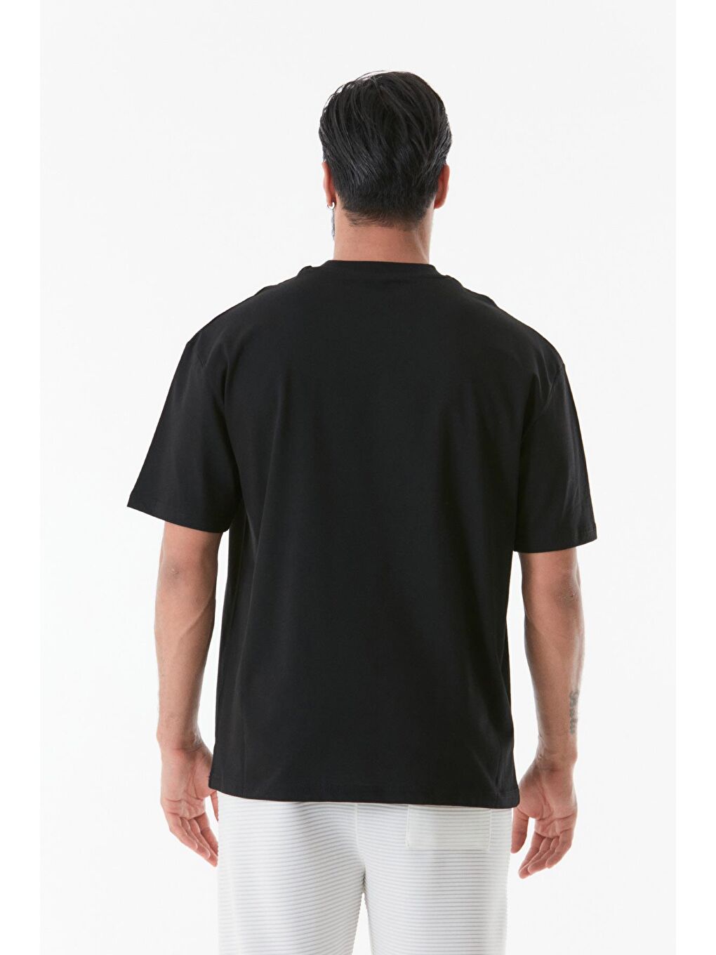 Siyah Bisiklet Yaka Yazı Baskılı Erkek Tişört-2