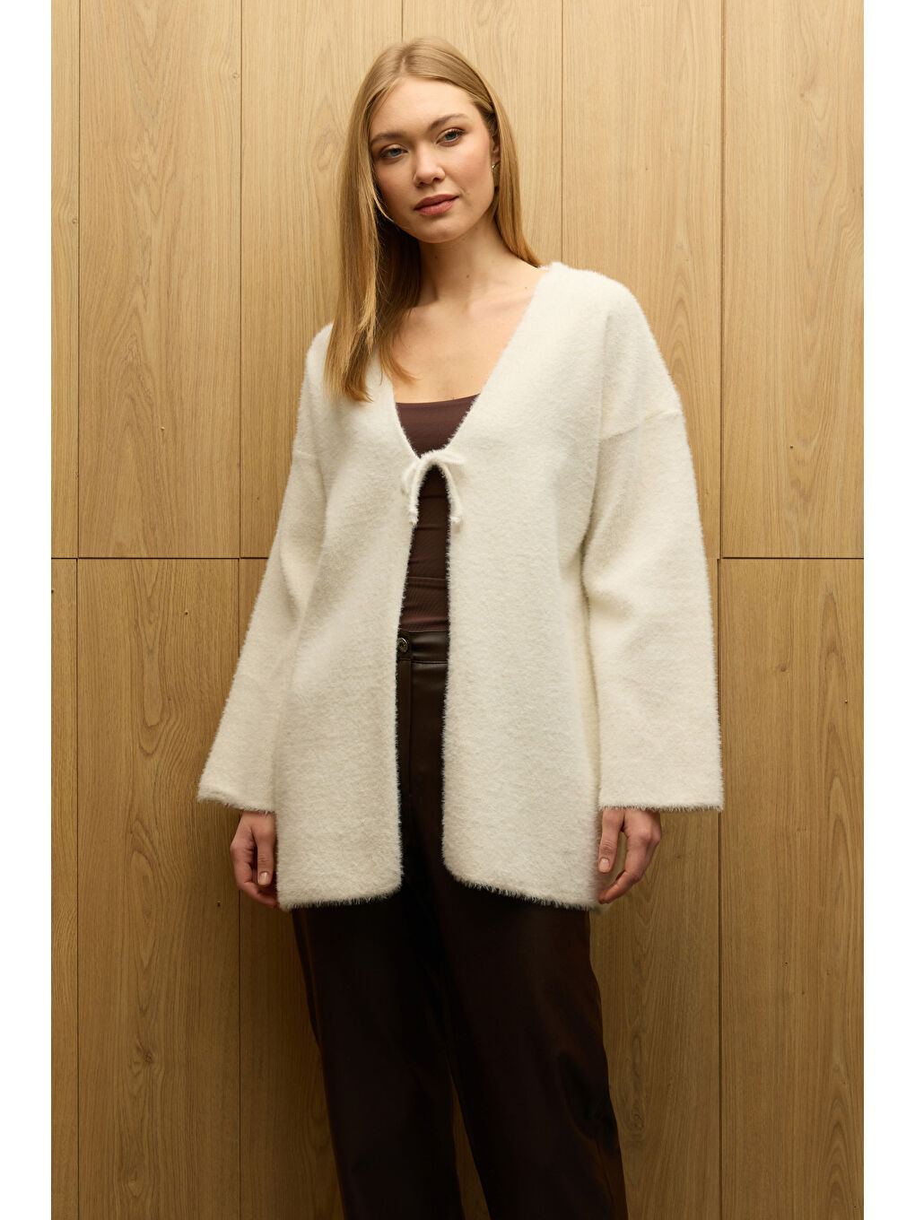 Ekru Önü Bağlamalı Sakallı Triko Hırka-2