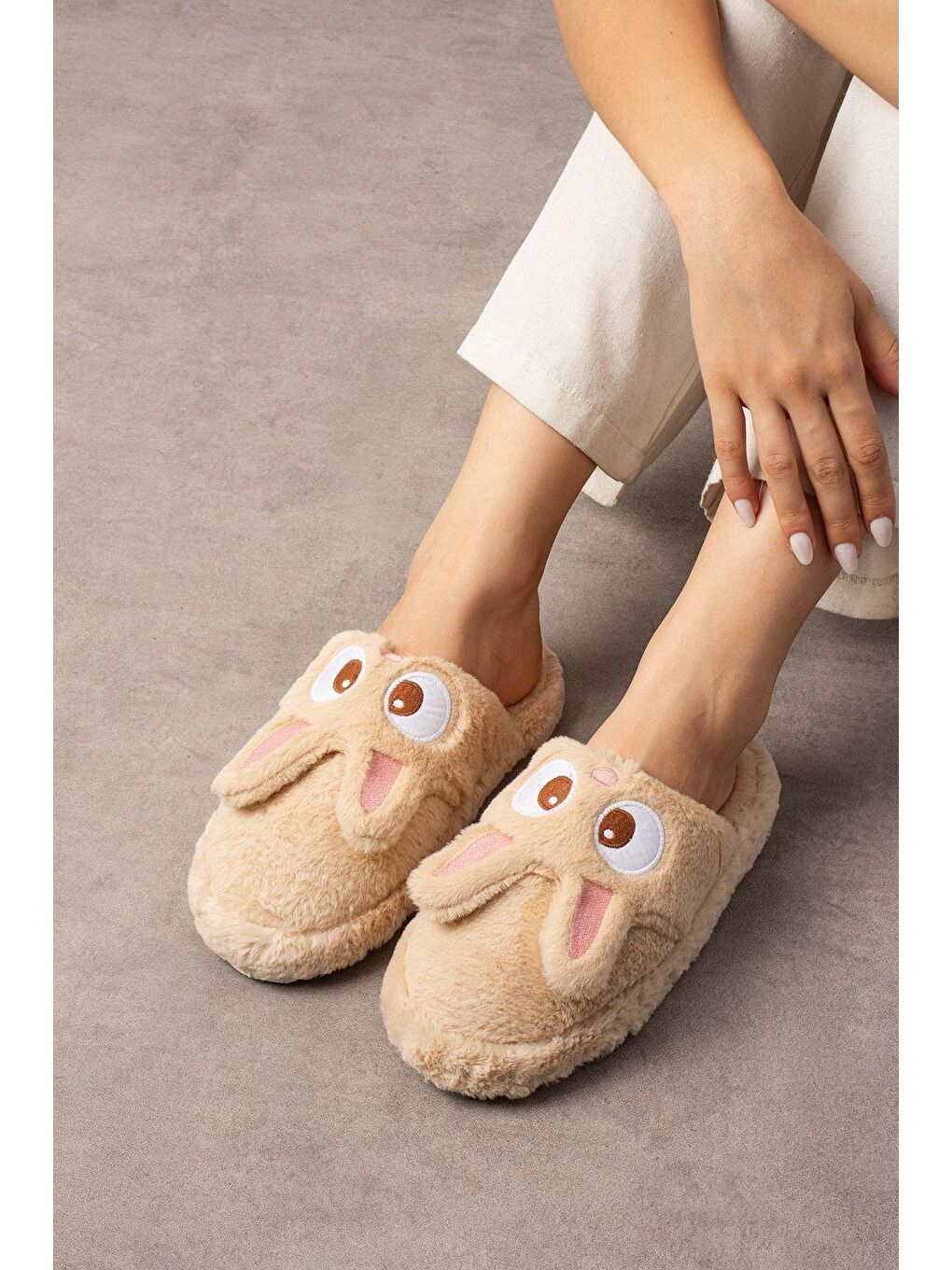 Kahverengi My Tavşan Nakışlı Kadın Ev Terliği Pelüş Terlik Çeyiz ve Bohça Terliği Ses Yapmaz Kalın Taban-1