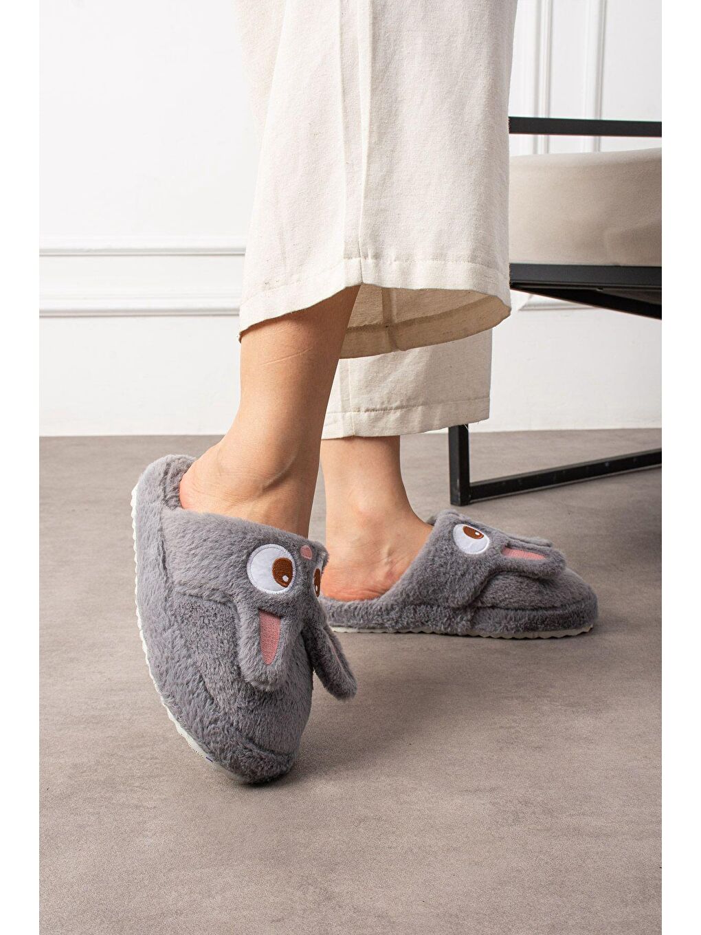 Gri My Tavşan Nakışlı Kadın Ev Terliği Pelüş Terlik Çeyiz ve Bohça Terliği Ses Yapmaz Kalın Taban-2