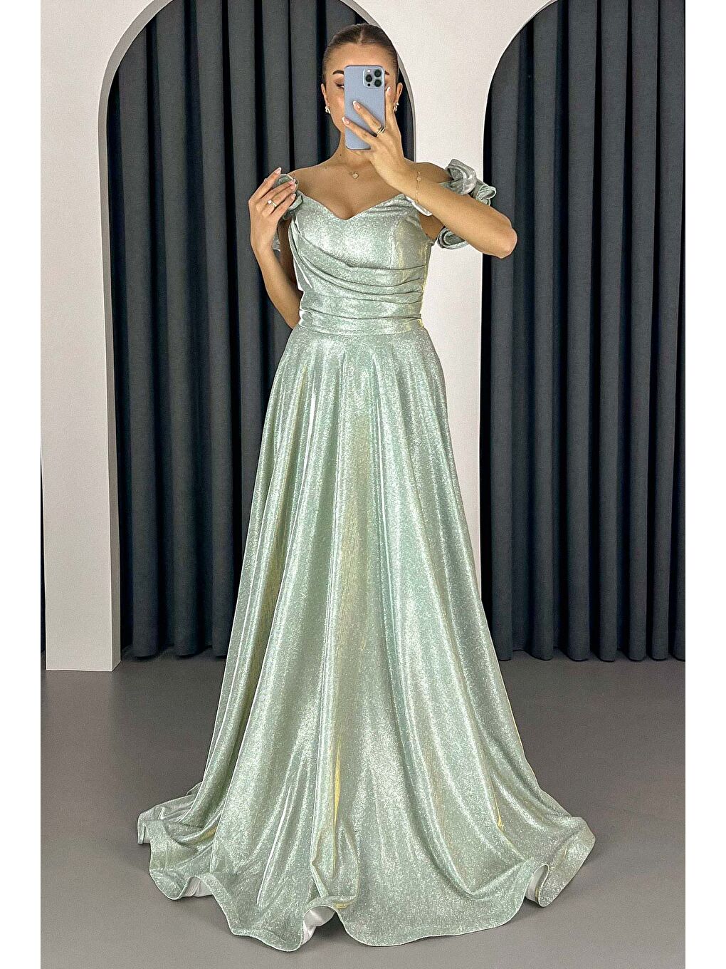 Kadın Mint Yeşili Kolları Fırfırlı Simli Uzun Abiye Elbise-2