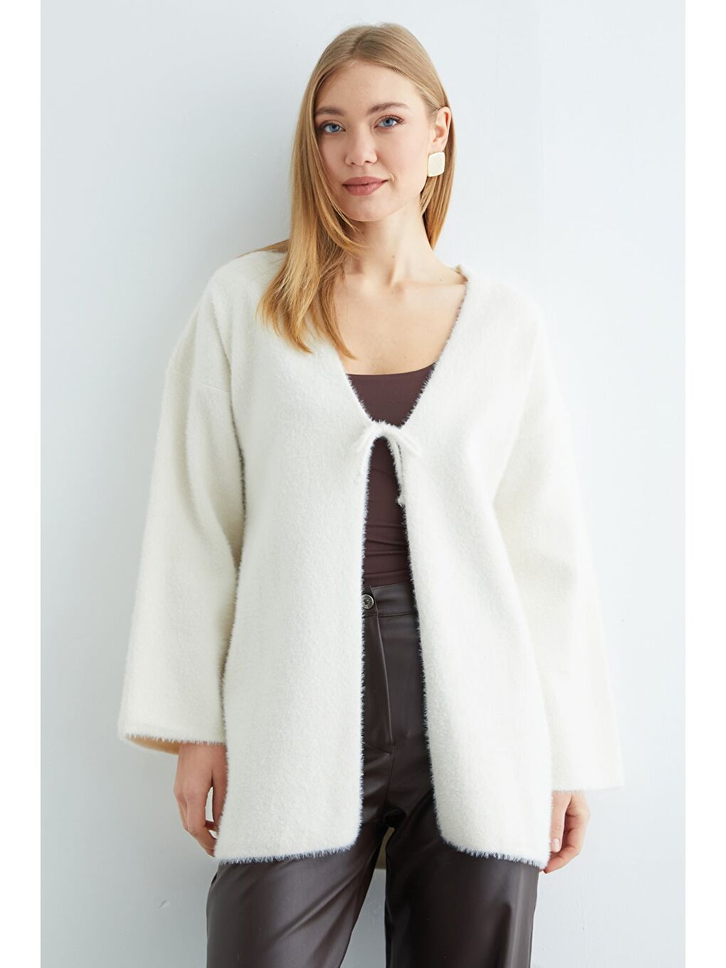 Ekru Önü Bağlamalı Sakallı Triko Hırka-4